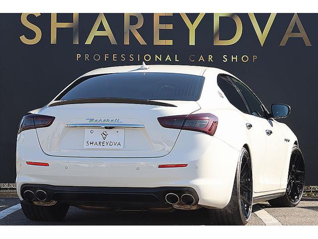 ギブリ ベースグレード　限定車スカテナート　ブルーブレーキキャリパー　２１インチＦｏｒｇｅｄアルミ　カーボントランクスポイラー・ドアミラー・グリル　車高調　シートヒーター　ピアノブラックトリム　ＡｐｐｌｅＣａｒＰｌａｙ（15枚目）