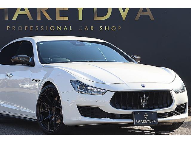 ギブリ ベースグレード　限定車スカテナート　ブルーブレーキキャリパー　２１インチＦｏｒｇｅｄアルミ　カーボントランクスポイラー・ドアミラー・グリル　車高調　シートヒーター　ピアノブラックトリム　ＡｐｐｌｅＣａｒＰｌａｙ（20枚目）