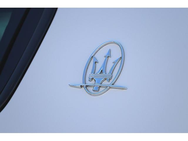 ギブリ ベースグレード　限定車スカテナート　ブルーブレーキキャリパー　２１インチＦｏｒｇｅｄアルミ　カーボントランクスポイラー・ドアミラー・グリル　車高調　シートヒーター　ピアノブラックトリム　ＡｐｐｌｅＣａｒＰｌａｙ（26枚目）