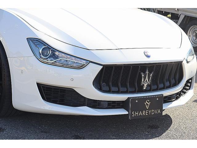 ギブリ ベースグレード　限定車スカテナート　ブルーブレーキキャリパー　２１インチＦｏｒｇｅｄアルミ　カーボントランクスポイラー・ドアミラー・グリル　車高調　シートヒーター　ピアノブラックトリム　ＡｐｐｌｅＣａｒＰｌａｙ（27枚目）