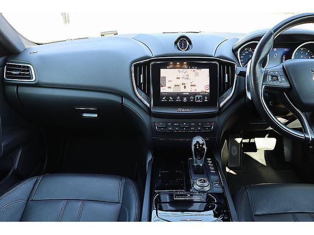 ギブリ ベースグレード　限定車スカテナート　ブルーブレーキキャリパー　２１インチＦｏｒｇｅｄアルミ　カーボントランクスポイラー・ドアミラー・グリル　車高調　シートヒーター　ピアノブラックトリム　ＡｐｐｌｅＣａｒＰｌａｙ（34枚目）