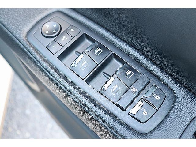 ギブリ ベースグレード　限定車スカテナート　ブルーブレーキキャリパー　２１インチＦｏｒｇｅｄアルミ　カーボントランクスポイラー・ドアミラー・グリル　車高調　シートヒーター　ピアノブラックトリム　ＡｐｐｌｅＣａｒＰｌａｙ（39枚目）