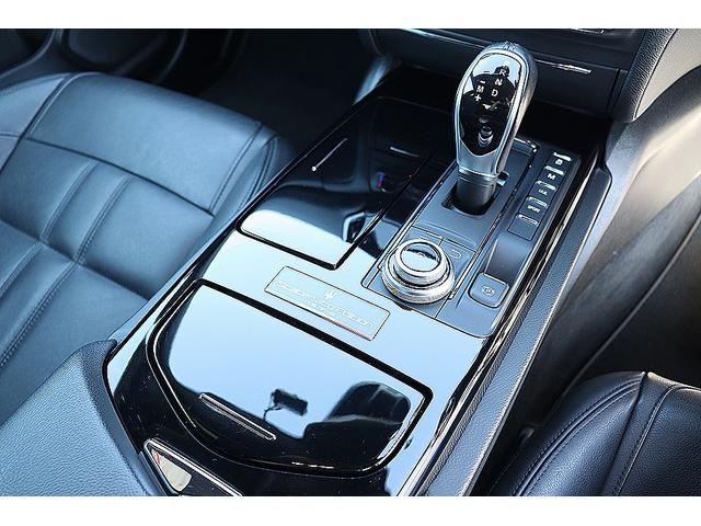 ギブリ ベースグレード　限定車スカテナート　ブルーブレーキキャリパー　２１インチＦｏｒｇｅｄアルミ　カーボントランクスポイラー・ドアミラー・グリル　車高調　シートヒーター　ピアノブラックトリム　ＡｐｐｌｅＣａｒＰｌａｙ（42枚目）