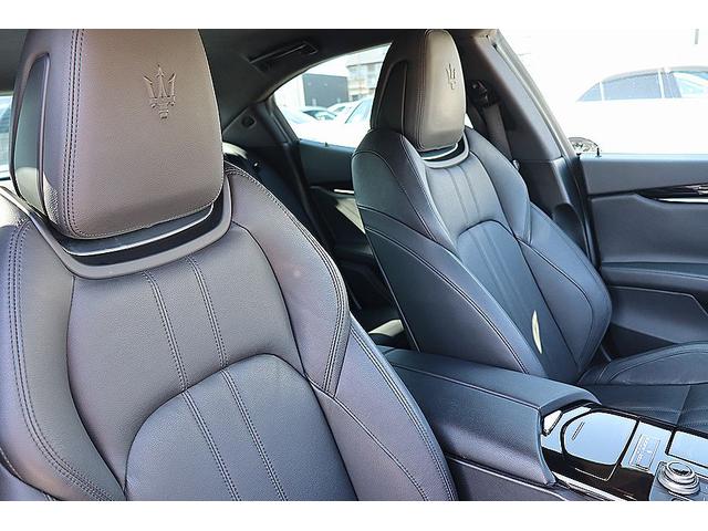 ギブリ ベースグレード　限定車スカテナート　ブルーブレーキキャリパー　２１インチＦｏｒｇｅｄアルミ　カーボントランクスポイラー・ドアミラー・グリル　車高調　シートヒーター　ピアノブラックトリム　ＡｐｐｌｅＣａｒＰｌａｙ（49枚目）