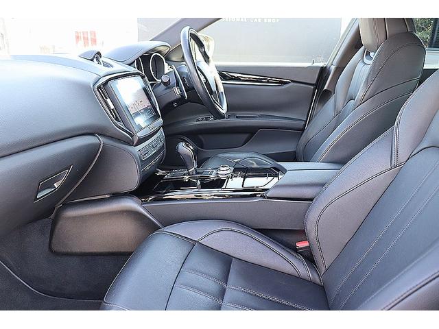 ギブリ ベースグレード　限定車スカテナート　ブルーブレーキキャリパー　２１インチＦｏｒｇｅｄアルミ　カーボントランクスポイラー・ドアミラー・グリル　車高調　シートヒーター　ピアノブラックトリム　ＡｐｐｌｅＣａｒＰｌａｙ（53枚目）