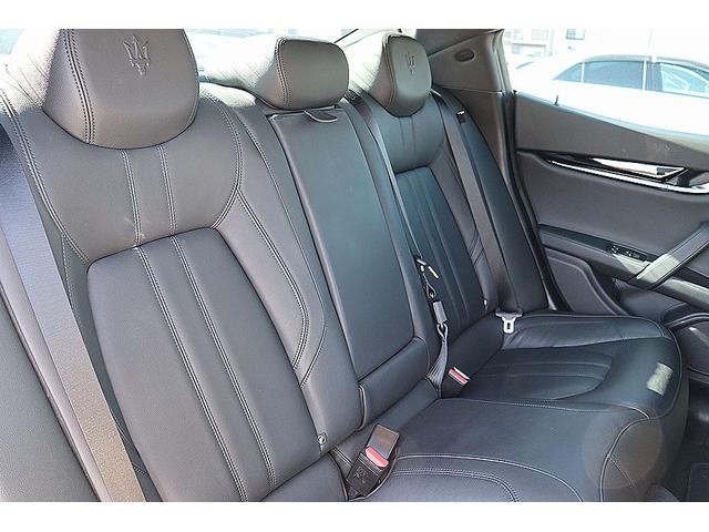 ギブリ ベースグレード　限定車スカテナート　ブルーブレーキキャリパー　２１インチＦｏｒｇｅｄアルミ　カーボントランクスポイラー・ドアミラー・グリル　車高調　シートヒーター　ピアノブラックトリム　ＡｐｐｌｅＣａｒＰｌａｙ（54枚目）