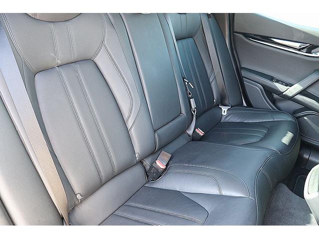 ギブリ ベースグレード　限定車スカテナート　ブルーブレーキキャリパー　２１インチＦｏｒｇｅｄアルミ　カーボントランクスポイラー・ドアミラー・グリル　車高調　シートヒーター　ピアノブラックトリム　ＡｐｐｌｅＣａｒＰｌａｙ（55枚目）