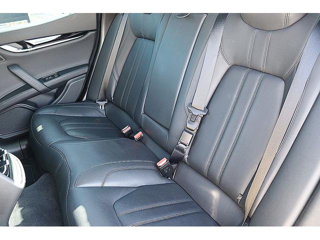 ギブリ ベースグレード　限定車スカテナート　ブルーブレーキキャリパー　２１インチＦｏｒｇｅｄアルミ　カーボントランクスポイラー・ドアミラー・グリル　車高調　シートヒーター　ピアノブラックトリム　ＡｐｐｌｅＣａｒＰｌａｙ（57枚目）