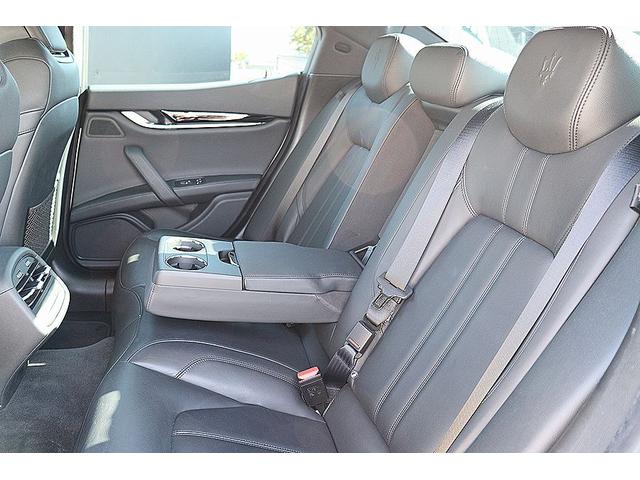 ギブリ ベースグレード　限定車スカテナート　ブルーブレーキキャリパー　２１インチＦｏｒｇｅｄアルミ　カーボントランクスポイラー・ドアミラー・グリル　車高調　シートヒーター　ピアノブラックトリム　ＡｐｐｌｅＣａｒＰｌａｙ（58枚目）