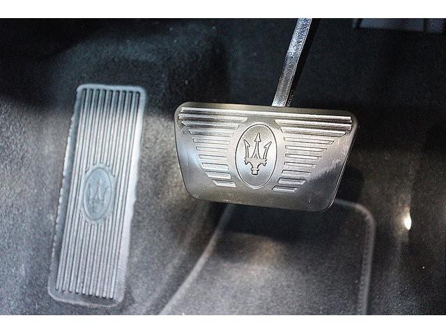 ギブリ ベースグレード　限定車スカテナート　ブルーブレーキキャリパー　２１インチＦｏｒｇｅｄアルミ　カーボントランクスポイラー・ドアミラー・グリル　車高調　シートヒーター　ピアノブラックトリム　ＡｐｐｌｅＣａｒＰｌａｙ（64枚目）