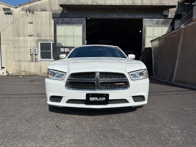 ダッジ・チャージャー SE 3.6 左ハンドル 20011yモデル 管理ユーザー買取 革シート張り替 スマートキー プッシュスタート SRT専用20インチAW BluetoothETCパワーシートBパッド交換ボディー撥水施行済み(2枚目)