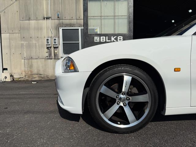 ダッジ・チャージャー SE 3.6 左ハンドル 20011yモデル 管理ユーザー買取 革シート張り替 スマートキー プッシュスタート SRT専用20インチAW BluetoothETCパワーシートBパッド交換ボディー撥水施行済み(19枚目)