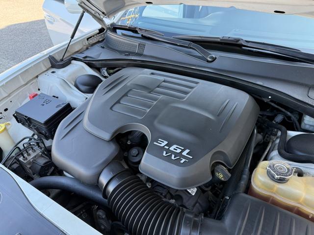 ダッジ・チャージャー SE 3.6 左ハンドル 20011yモデル 管理ユーザー買取 革シート張り替 スマートキー プッシュスタート SRT専用20インチAW BluetoothETCパワーシートBパッド交換ボディー撥水施行済み(26枚目)