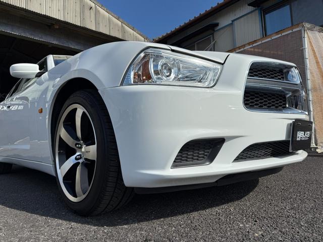 ダッジ・チャージャー SE 3.6 左ハンドル 20011yモデル 管理ユーザー買取 革シート張り替 スマートキー プッシュスタート SRT専用20インチAW BluetoothETCパワーシートBパッド交換ボディー撥水施行済み(28枚目)