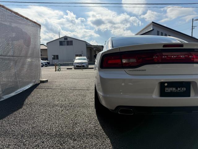 ダッジ・チャージャー SE 3.6 左ハンドル 20011yモデル 管理ユーザー買取 革シート張り替 スマートキー プッシュスタート SRT専用20インチAW BluetoothETCパワーシートBパッド交換ボディー撥水施行済み(42枚目)