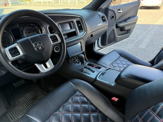 ダッジ・チャージャー SE 3.6 左ハンドル 20011yモデル 管理ユーザー買取 革シート張り替 スマートキー プッシュスタート SRT専用20インチAW BluetoothETCパワーシートBパッド交換ボディー撥水施行済み(54枚目)