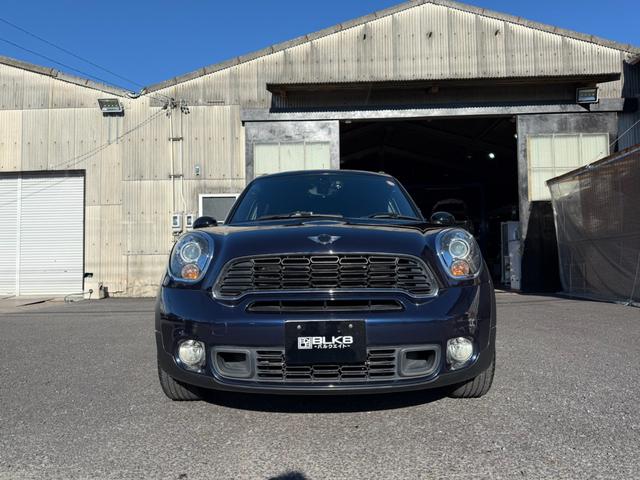 ＭＩＮＩ クーパーＳ　クロスオーバー　クロスオーバー　クーパーＳ　右ハンドル　ディーラー車　５人乗り　プッシュスタート　ブラックアロイホイール　ＥＴＣ　２トーンカラー　禁煙車　パワーステアリング　パワーウインドウエアバックＡＢＳ横滑り防止（2枚目）