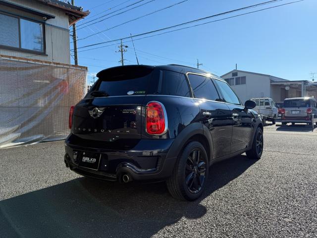 ＭＩＮＩ クーパーＳ　クロスオーバー　クロスオーバー　クーパーＳ　右ハンドル　ディーラー車　５人乗り　プッシュスタート　ブラックアロイホイール　ＥＴＣ　２トーンカラー　禁煙車　パワーステアリング　パワーウインドウエアバックＡＢＳ横滑り防止（9枚目）