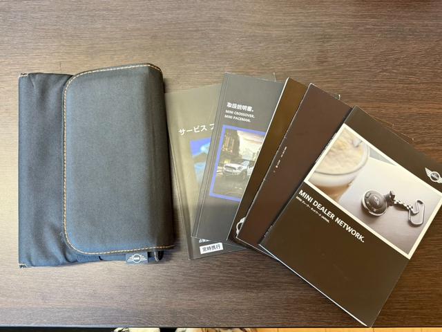 ＭＩＮＩ クーパーＳ　クロスオーバー　クロスオーバー　クーパーＳ　右ハンドル　ディーラー車　５人乗り　プッシュスタート　ブラックアロイホイール　ＥＴＣ　２トーンカラー　禁煙車　パワーステアリング　パワーウインドウエアバックＡＢＳ横滑り防止（26枚目）