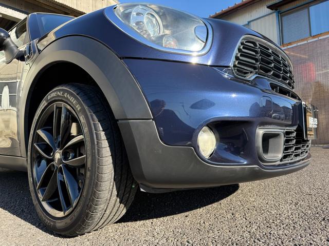 ＭＩＮＩ クーパーＳ　クロスオーバー　クロスオーバー　クーパーＳ　右ハンドル　ディーラー車　５人乗り　プッシュスタート　ブラックアロイホイール　ＥＴＣ　２トーンカラー　禁煙車　パワーステアリング　パワーウインドウエアバックＡＢＳ横滑り防止（28枚目）