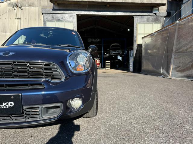 ＭＩＮＩ クーパーＳ　クロスオーバー　クロスオーバー　クーパーＳ　右ハンドル　ディーラー車　５人乗り　プッシュスタート　ブラックアロイホイール　ＥＴＣ　２トーンカラー　禁煙車　パワーステアリング　パワーウインドウエアバックＡＢＳ横滑り防止（35枚目）