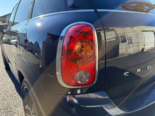 ＭＩＮＩ クーパーＳ　クロスオーバー　クロスオーバー　クーパーＳ　右ハンドル　ディーラー車　５人乗り　プッシュスタート　ブラックアロイホイール　ＥＴＣ　２トーンカラー　禁煙車　パワーステアリング　パワーウインドウエアバックＡＢＳ横滑り防止（47枚目）