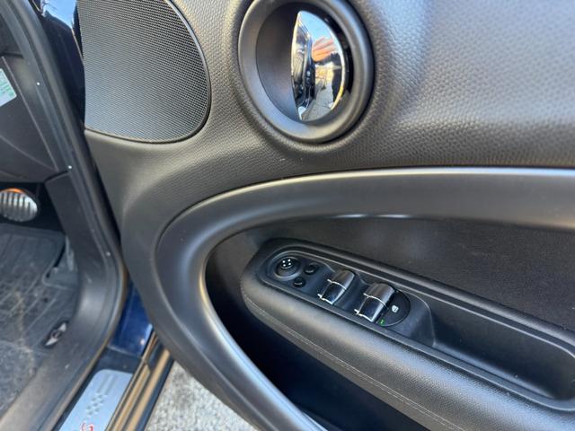 ＭＩＮＩ クーパーＳ　クロスオーバー　クロスオーバー　クーパーＳ　右ハンドル　ディーラー車　５人乗り　プッシュスタート　ブラックアロイホイール　ＥＴＣ　２トーンカラー　禁煙車　パワーステアリング　パワーウインドウエアバックＡＢＳ横滑り防止（72枚目）