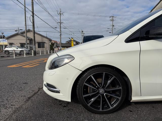 �h���C�u���R�[�_�[��o�b�N�J�����Ȃǂ̑�������t���Ή��\�I�I���Ђ����k���������B