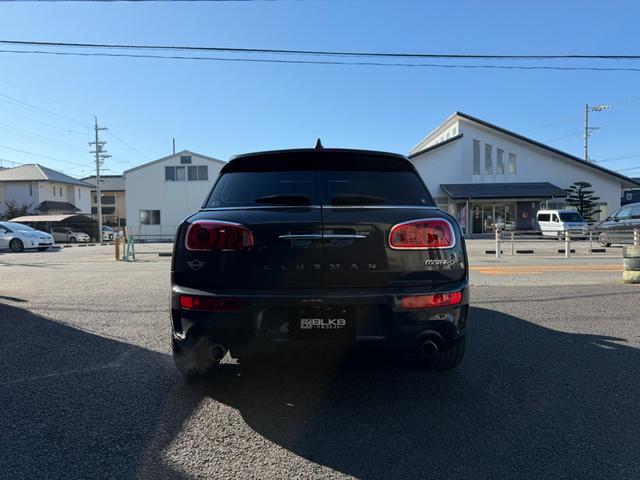 ＭＩＮＩ クーパーＳＤ　クラブマン　クーパーＳＤ　５人乗り　２ＷＤ　正規Ｄ　Ｂカメラ　アイドリングストップ　クリアランスソナー　ツインサンルーフ　ＥＴＣ　クルーズコントロール　ステアリングスイッチ　Ｂｌｕｅｔｏｏｔｈ　純正ナビ　純正ＡＷ（3枚目）