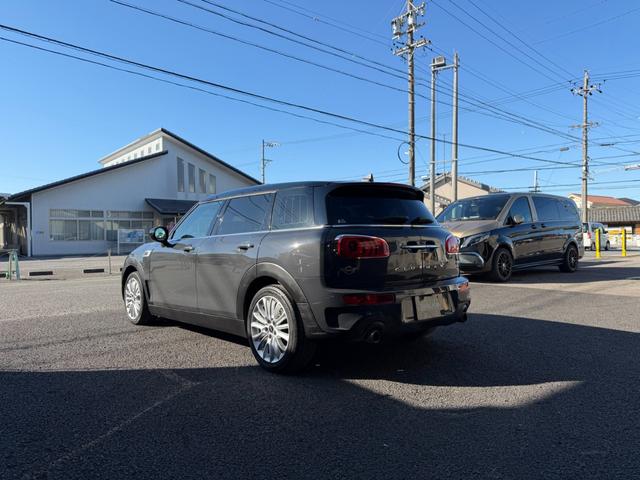 ＭＩＮＩ クーパーＳＤ　クラブマン　クーパーＳＤ　５人乗り　２ＷＤ　正規Ｄ　Ｂカメラ　アイドリングストップ　クリアランスソナー　ツインサンルーフ　ＥＴＣ　クルーズコントロール　ステアリングスイッチ　Ｂｌｕｅｔｏｏｔｈ　純正ナビ　純正ＡＷ（8枚目）
