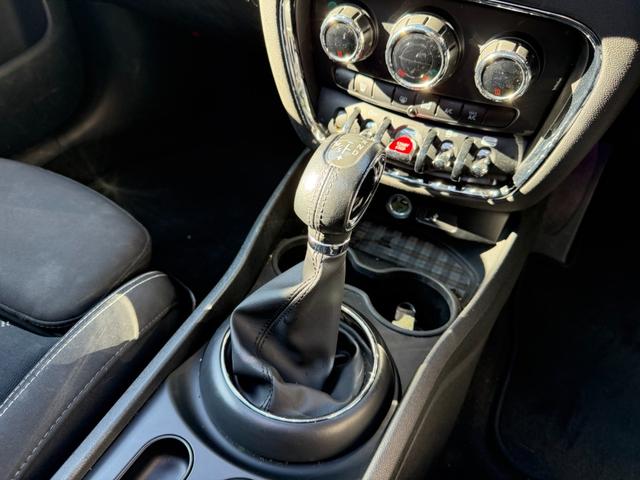 ＭＩＮＩ クーパーＳＤ　クラブマン　クーパーＳＤ　５人乗り　２ＷＤ　正規Ｄ　Ｂカメラ　アイドリングストップ　クリアランスソナー　ツインサンルーフ　ＥＴＣ　クルーズコントロール　ステアリングスイッチ　Ｂｌｕｅｔｏｏｔｈ　純正ナビ　純正ＡＷ（11枚目）