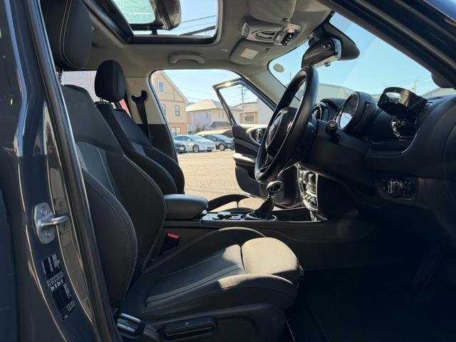 ＭＩＮＩ クーパーＳＤ　クラブマン　クーパーＳＤ　５人乗り　２ＷＤ　正規Ｄ　Ｂカメラ　アイドリングストップ　クリアランスソナー　ツインサンルーフ　ＥＴＣ　クルーズコントロール　ステアリングスイッチ　Ｂｌｕｅｔｏｏｔｈ　純正ナビ　純正ＡＷ（13枚目）