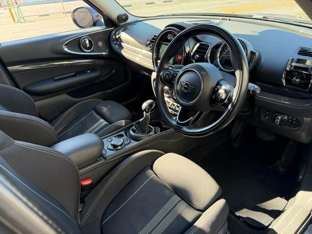 ＭＩＮＩ クーパーＳＤ　クラブマン　クーパーＳＤ　５人乗り　２ＷＤ　正規Ｄ　Ｂカメラ　アイドリングストップ　クリアランスソナー　ツインサンルーフ　ＥＴＣ　クルーズコントロール　ステアリングスイッチ　Ｂｌｕｅｔｏｏｔｈ　純正ナビ　純正ＡＷ（67枚目）