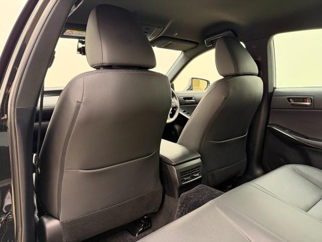 IS IS300h バージョンL AWD パノラミックビューモニター 19インチAW 三眼フルLEDヘッドランプ ブラインドスポットモニター ステアリングヒーター オートマチックハイビーム セミアニリン本革 ドライブレコーダー(52枚目)