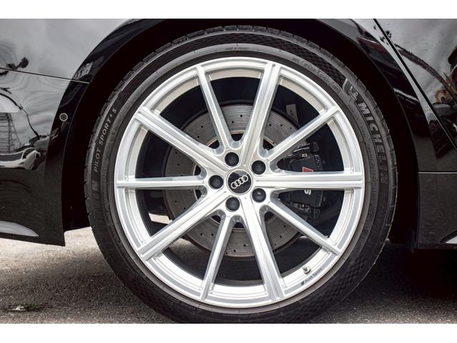 ＲＳ６アバント ベースグレード　ワンオーナー／純正可変マフラ／バンク＆オルフセン／パノラマサンルーフ／カーボンインテリア／アンビエントライト／ミシュランタイヤ／ソフトクローズ／ＨＤマトリクス／正規Ｄ記録簿／ブラックスタイリング（14枚目）