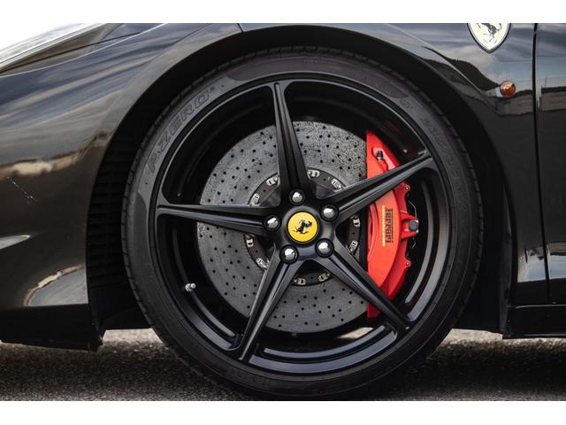 ４５８イタリア Ｆ１　ＤＣＴ　左Ｈ　正規Ｄ車　東名スポーツマフラー　２０ｉｎマットブラックＡＷ　カーボンブレーキ　レッドブレーキキャリパー　レッドレブカウンター　タンレザーインテリ　フル電動シート　シートヒーター　ルーフ内張張替済（30枚目）