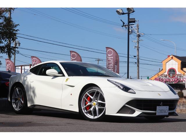 Ｆ１２ベルリネッタ 　正規Ｄ車／サスペンションリフター／リアビューカメラ／カーボン／２０インチＡＷ（2枚目）