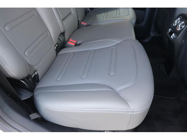 Ｇクラス Ｇ４００ｄ　ＡＭＧライン　Ｇ　ｍａｎｕｆａｋｔｕｒプログラム／ナイトパッケージ仕様／Ｇ６３ｓｔｙｌｅ／Ｇ６３　ＡＭＧホイール／ＬＥＤリップ／電動サイドステップ／ナッパレザーシート／レザーダッシュボード／ベンチレーション／ＳＲ（73枚目）