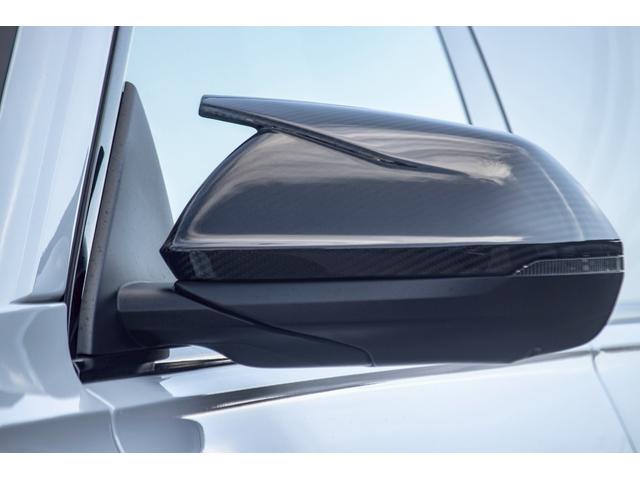 ＲＳ Ｑ８ ベースグレード　左ハンドル／レザーシートＰＫＧ／パノラマＳＲ／ＲＳスポーツエキゾースト／ブラックＡｕｄｉ　ｒｉｎｇｓ＆カーボン／グロスブラックスタイリングＰＫＧ／デコラティブパネル／カーボンツイル（28枚目）