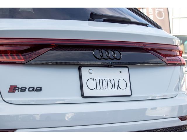 ＲＳ Ｑ８ ベースグレード　左ハンドル／レザーシートＰＫＧ／パノラマＳＲ／ＲＳスポーツエキゾースト／ブラックＡｕｄｉ　ｒｉｎｇｓ＆カーボン／グロスブラックスタイリングＰＫＧ／デコラティブパネル／カーボンツイル（35枚目）