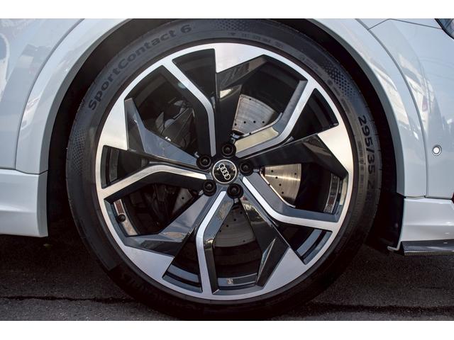 ＲＳ Ｑ８ ベースグレード　左ハンドル／レザーシートＰＫＧ／パノラマＳＲ／ＲＳスポーツエキゾースト／ブラックＡｕｄｉ　ｒｉｎｇｓ＆カーボン／グロスブラックスタイリングＰＫＧ／デコラティブパネル／カーボンツイル（42枚目）