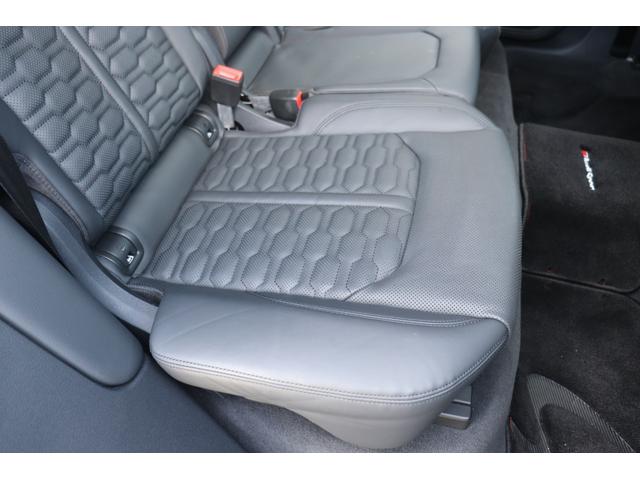 ＲＳ Ｑ８ ベースグレード　左ハンドル／レザーシートＰＫＧ／パノラマＳＲ／ＲＳスポーツエキゾースト／ブラックＡｕｄｉ　ｒｉｎｇｓ＆カーボン／グロスブラックスタイリングＰＫＧ／デコラティブパネル／カーボンツイル（73枚目）