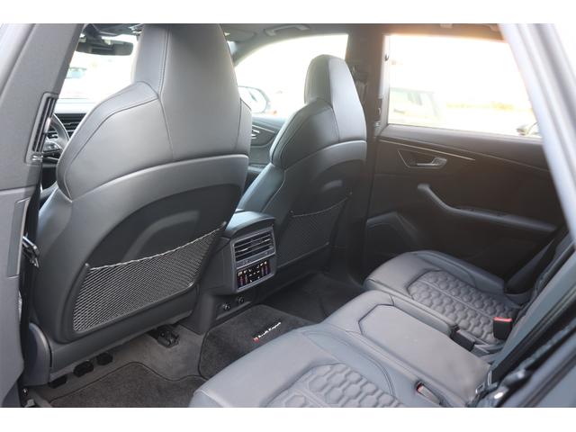 ＲＳ Ｑ８ ベースグレード　左ハンドル／レザーシートＰＫＧ／パノラマＳＲ／ＲＳスポーツエキゾースト／ブラックＡｕｄｉ　ｒｉｎｇｓ＆カーボン／グロスブラックスタイリングＰＫＧ／デコラティブパネル／カーボンツイル（74枚目）