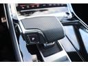 ベースグレード　左ハンドル／レザーシートＰＫＧ／パノラマＳＲ／ＲＳスポーツエキゾースト／ブラックＡｕｄｉ　ｒｉｎｇｓ＆カーボン／グロスブラックスタイリングＰＫＧ／デコラティブパネル／カーボンツイル（59枚目）