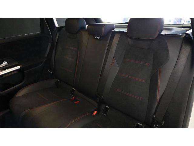 Ｂクラス Ｂ２００ｄ　ＡＭＧラインパッケージ　レーダーセーフティＰ　アンビエントライト　ＡＭＧ１８インチＡＷ　プライバシーガラス　メモリー付パワーシート＆シートＨ　レザーＡＲＴＩＣＯ／ＭＩＣＲＣＵＴシート　キーレスゴー　自動開閉テールゲート（11枚目）