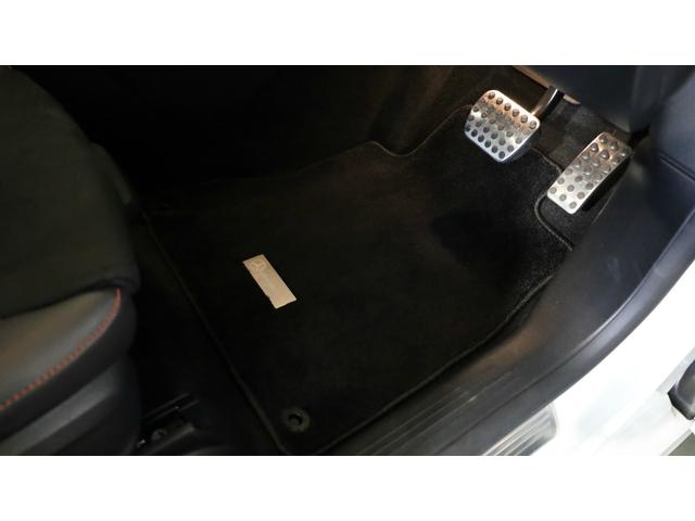 Ｂクラス Ｂ２００ｄ　ＡＭＧラインパッケージ　レーダーセーフティＰ　アンビエントライト　ＡＭＧ１８インチＡＷ　プライバシーガラス　メモリー付パワーシート＆シートＨ　レザーＡＲＴＩＣＯ／ＭＩＣＲＣＵＴシート　キーレスゴー　自動開閉テールゲート（37枚目）