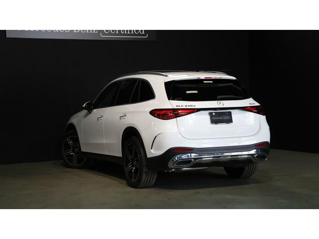 ＧＬＣ ＧＬＣ２２０ｄ　４マチック　ＡＭＧラインパッケージ　レーダーセーフティＰ　パノラミックＳ／Ｒ　後席シートヒーター　ＭＢＵＸ　ＡＲナビゲーション　アダプティブハイビームアシストプラス　アンビエントライトプレミアム　プライバシーガラス　正規認定中古車（4枚目）