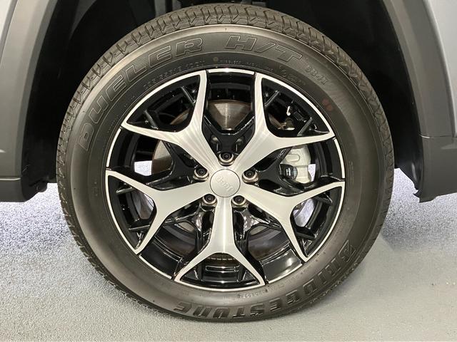 ジープ・コマンダー リミテッド 新車保証継承 整備付 4WD LEDヘッドライト LEDフロントフォグランプ 純正ナビ ETC アダプティブクルーズコントロール ブラインドスポットモニター アップルカープレイ アンドロイドオート(11枚目)