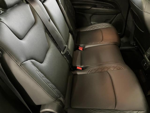 ジープ・コマンダー リミテッド 新車保証継承 整備付 4WD LEDヘッドライト LEDフロントフォグランプ 純正ナビ ETC アダプティブクルーズコントロール ブラインドスポットモニター アップルカープレイ アンドロイドオート(19枚目)