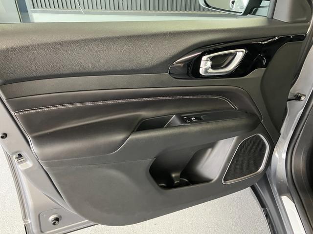 ジープ・コマンダー リミテッド 新車保証継承 整備付 4WD LEDヘッドライト LEDフロントフォグランプ 純正ナビ ETC アダプティブクルーズコントロール ブラインドスポットモニター アップルカープレイ アンドロイドオート(23枚目)